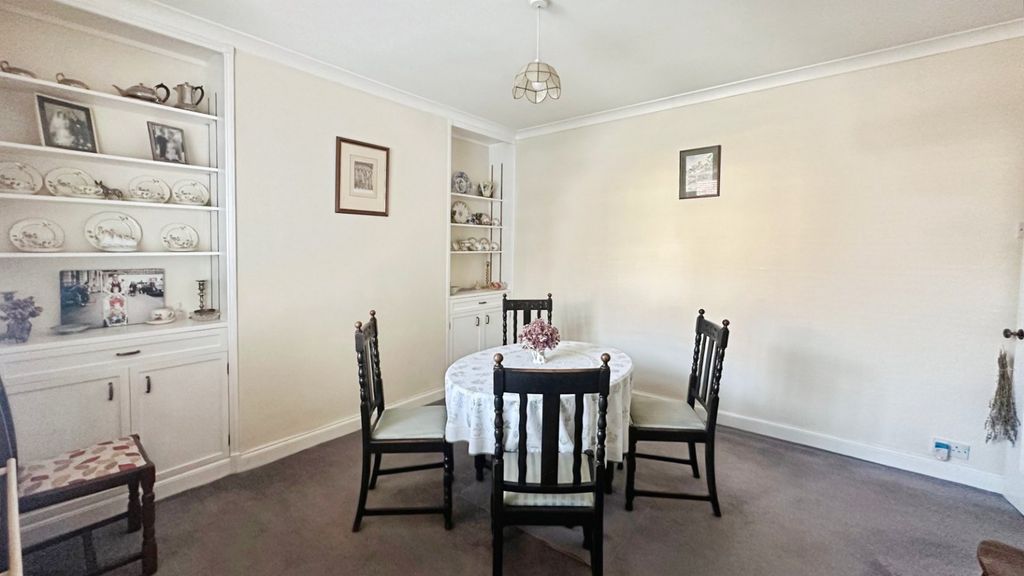 Property photo 3 of 9 Dining Room