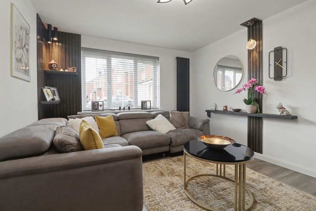 Property photo 1 of 11 Photo 1