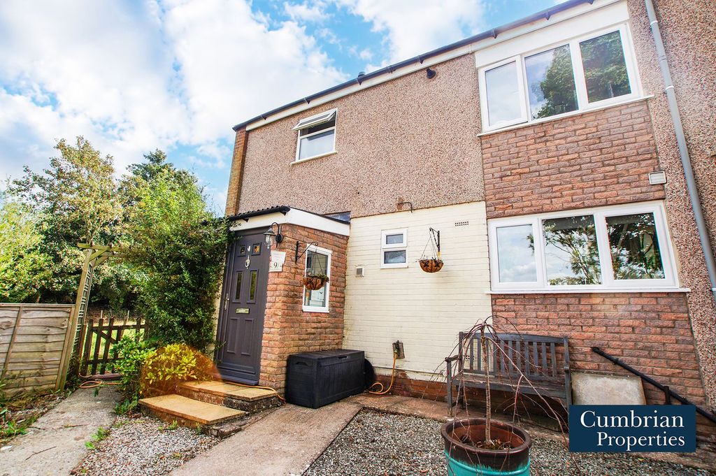 Property photo 1 of 18 External