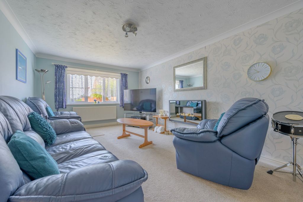 Property photo 3 of 23