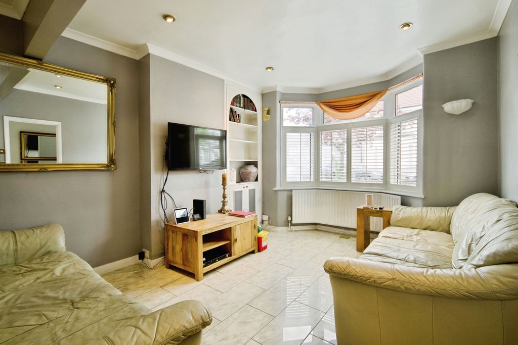 Property photo 3 of 25 Pbox-Img.Jpg