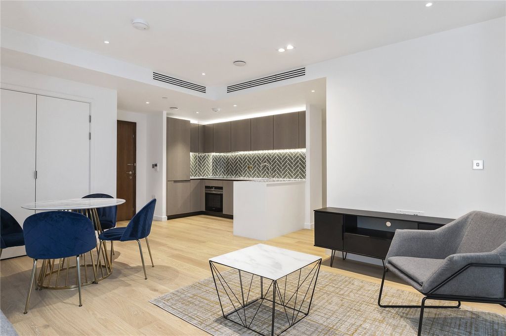 Property photo 3 of 16 Open Plan