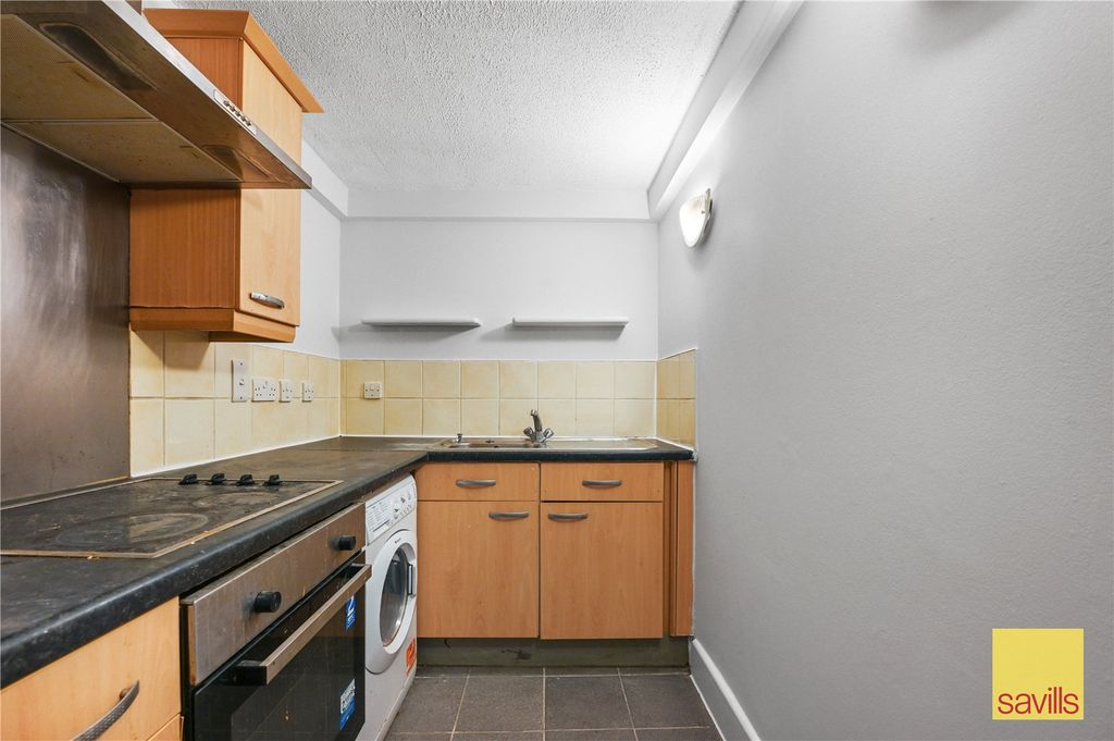 Property photo 2 of 10 Kitchen