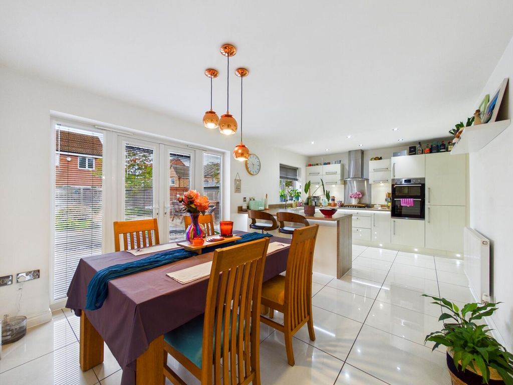 Property photo 2 of 18 Kitchen