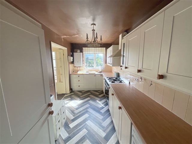 Property photo 3 of 21 Kitchen