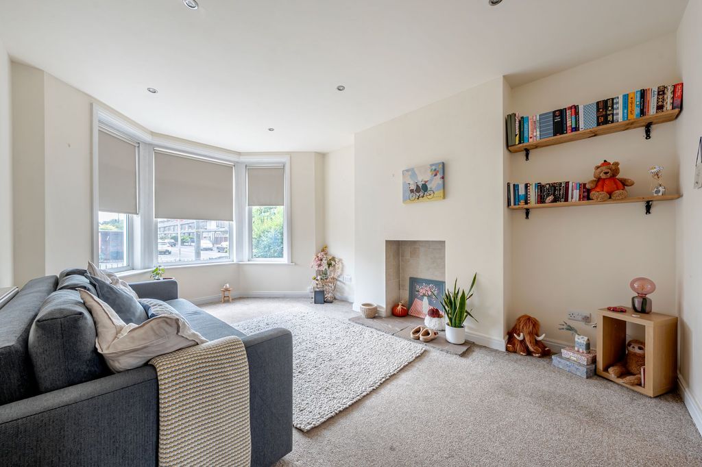 Property photo 2 of 13