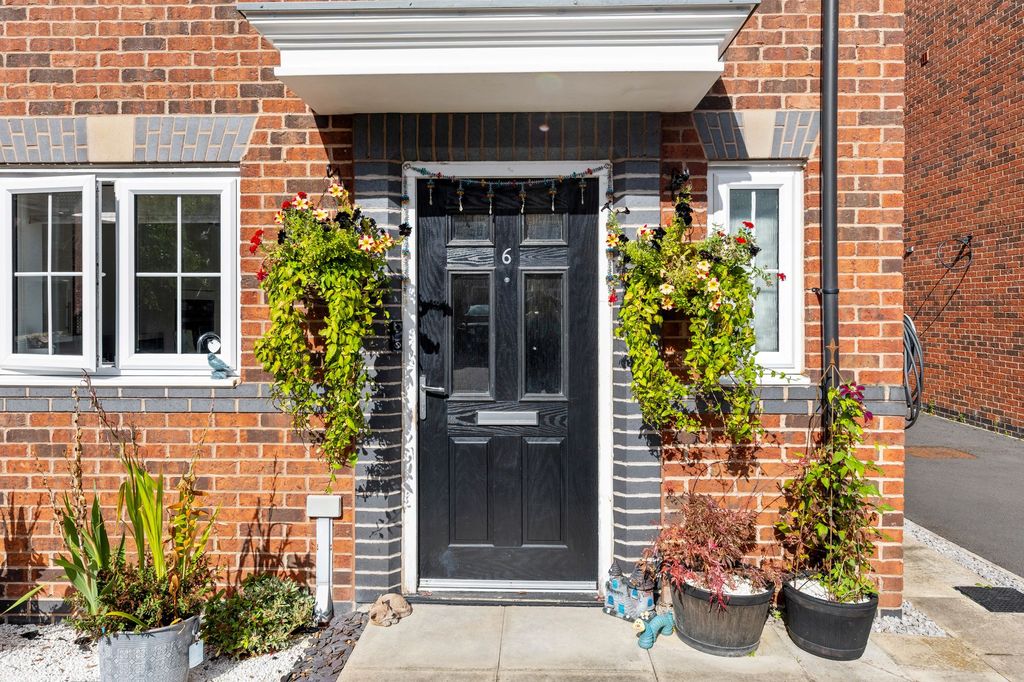 Property photo 1 of 29