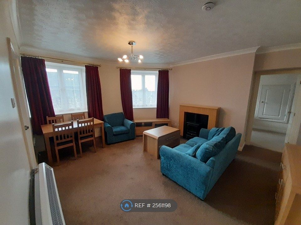 Property photo 2 of 16 Lounge