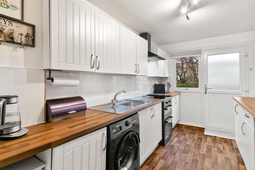 Property photo 3 of 22