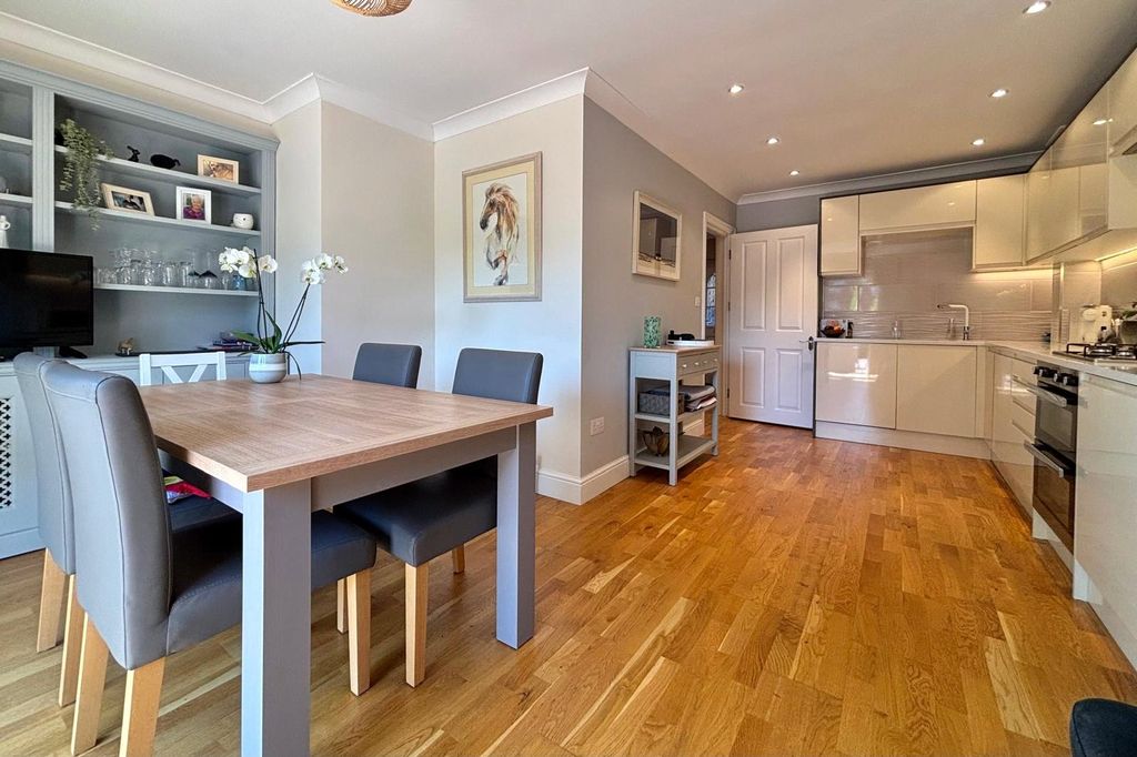Property photo 2 of 17 Picture No. 22