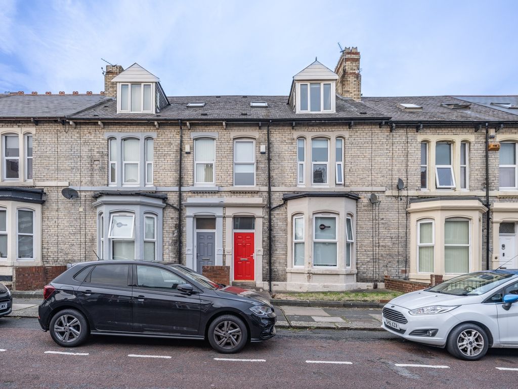 Property photo 2 of 13 3692421