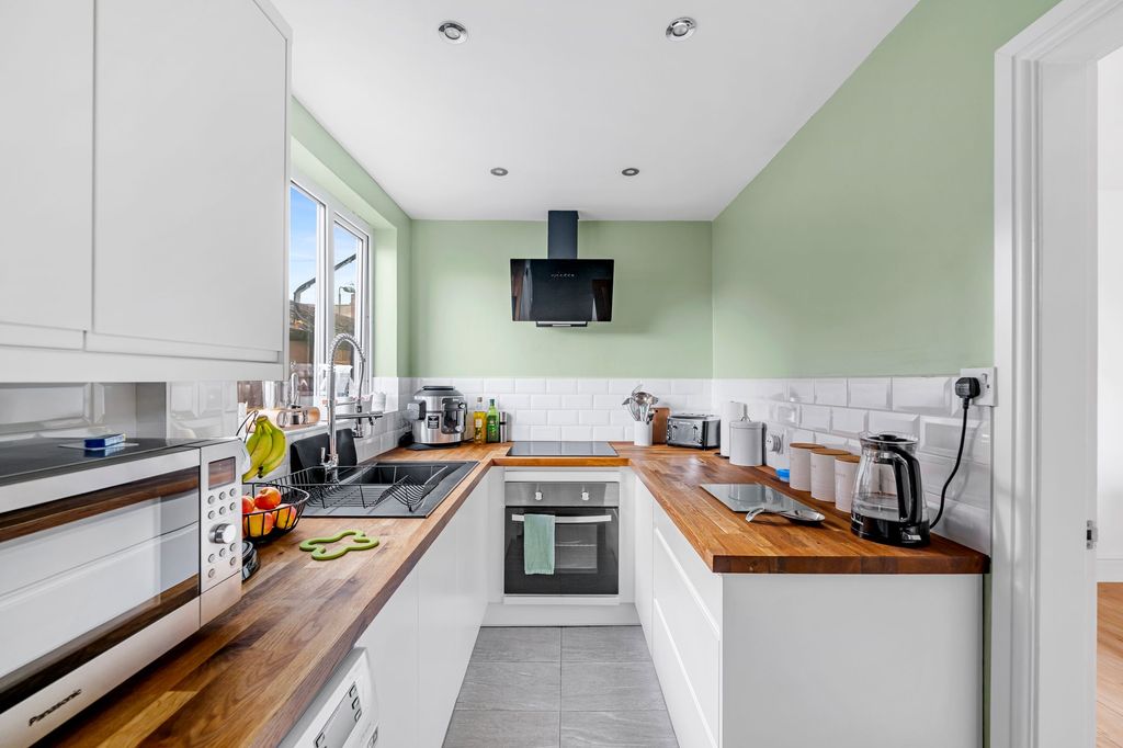 Property photo 3 of 15 Kitchen