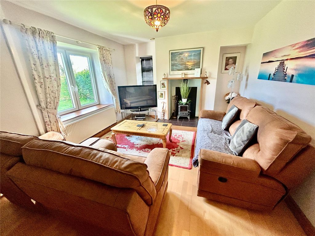 Property photo 2 of 19 Picture No. 24