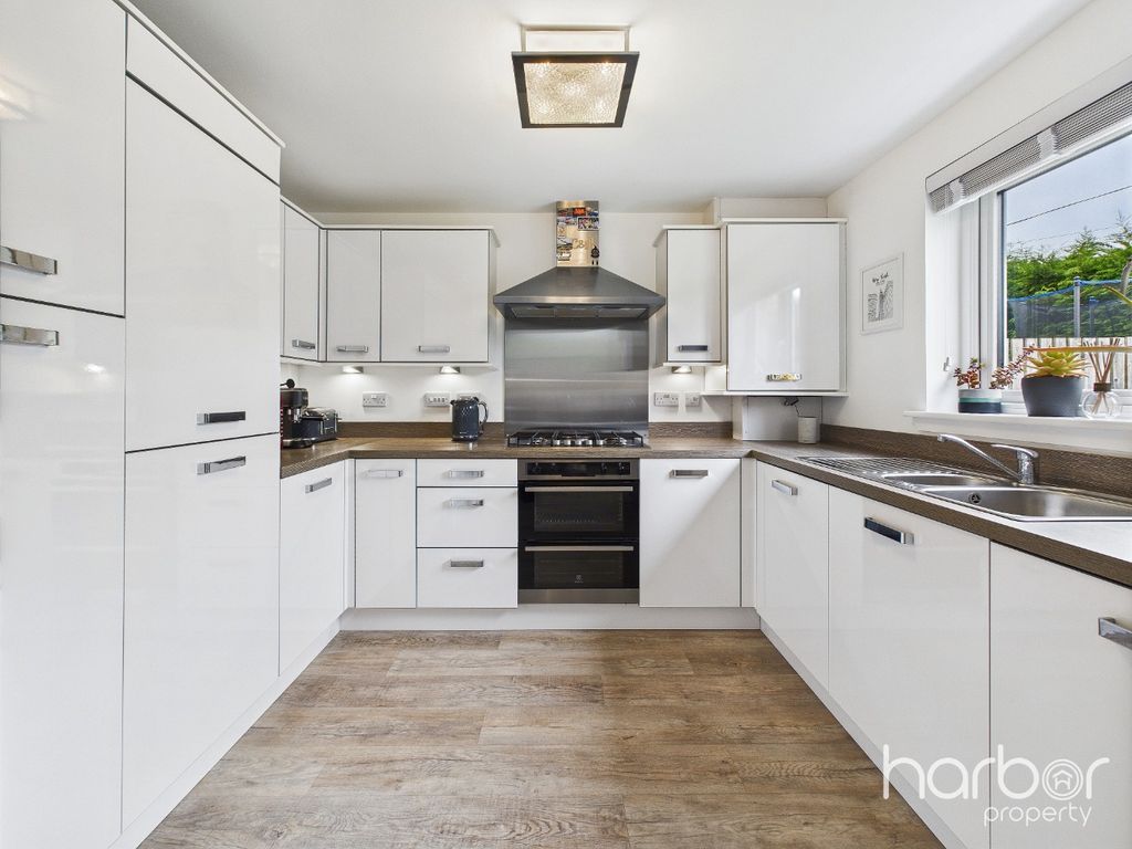 Property photo 3 of 22 4432417