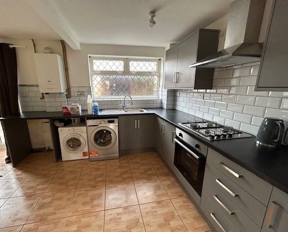 Property photo 3 of 8 Photo 2