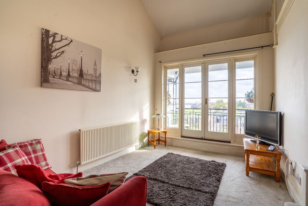 Property photo 3 of 15 4638824