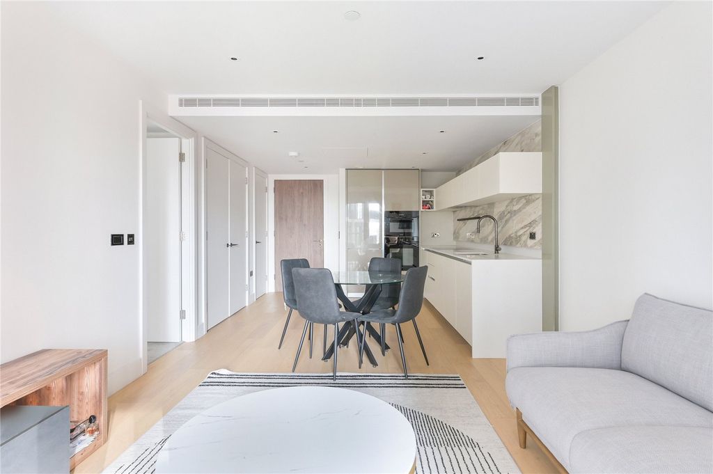 Property photo 3 of 13 Cassini Apartments