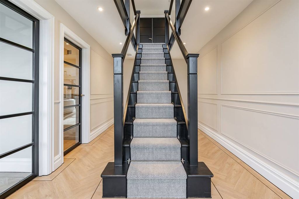 Property photo 3 of 29