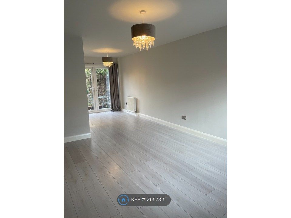 Property photo 2 of 12 Lounge/Dining Room