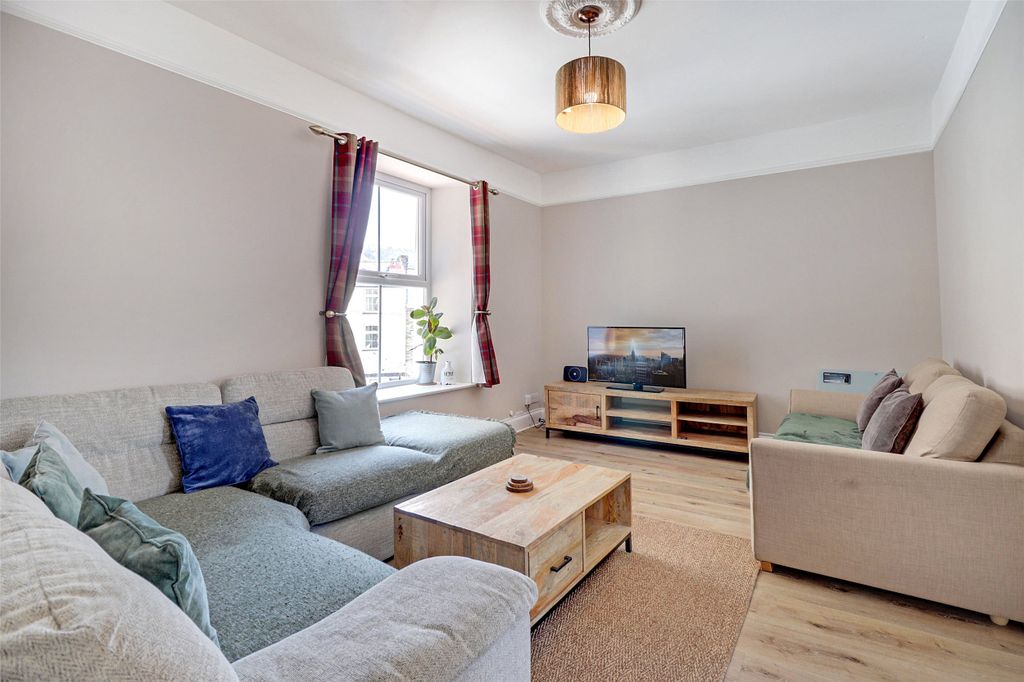 Property photo 2 of 12 Picture No. 06