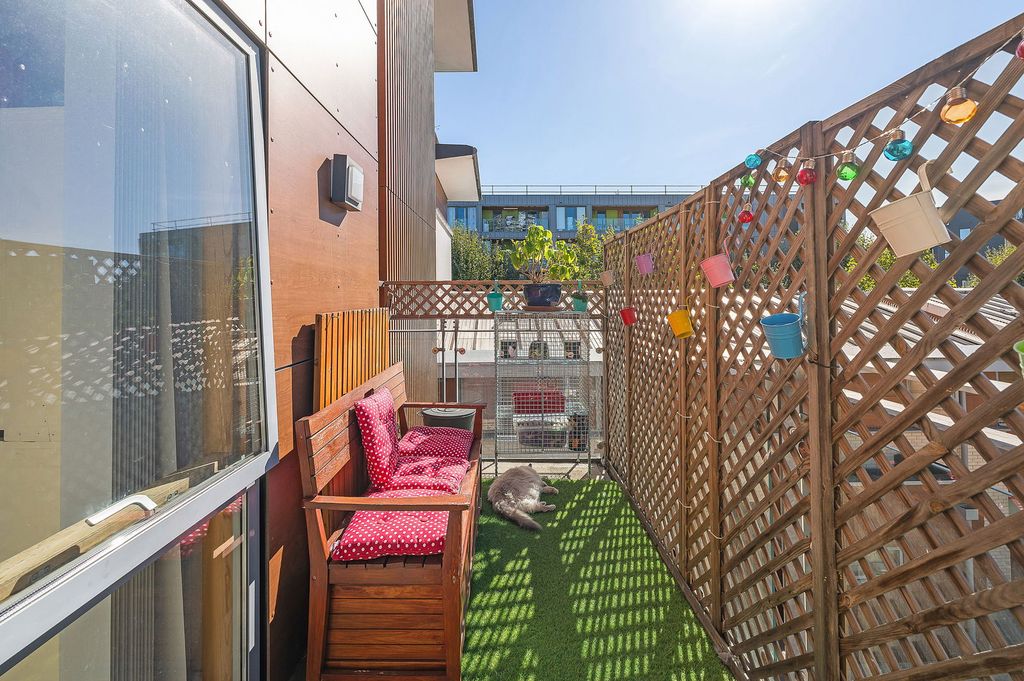 Property photo 3 of 25