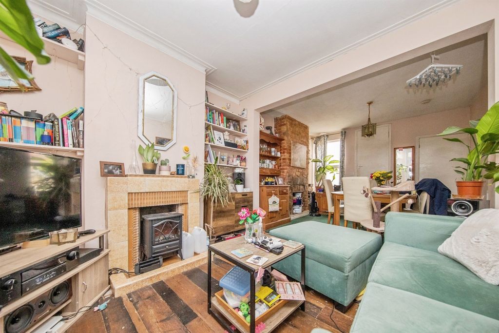 Property photo 2 of 14