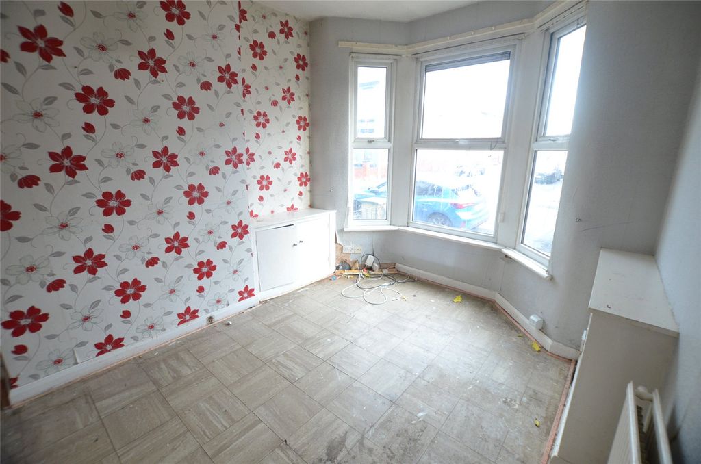 Property photo 2 of 8 Picture No. 10