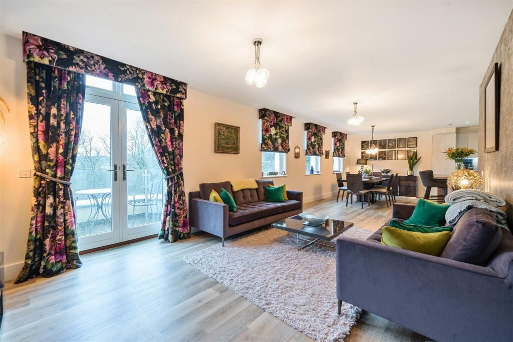 Property photo 3 of 21