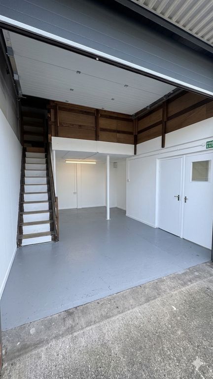 Property photo 1 of 3