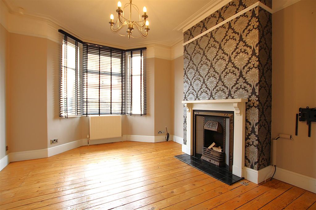 Property photo 2 of 14 Living Room