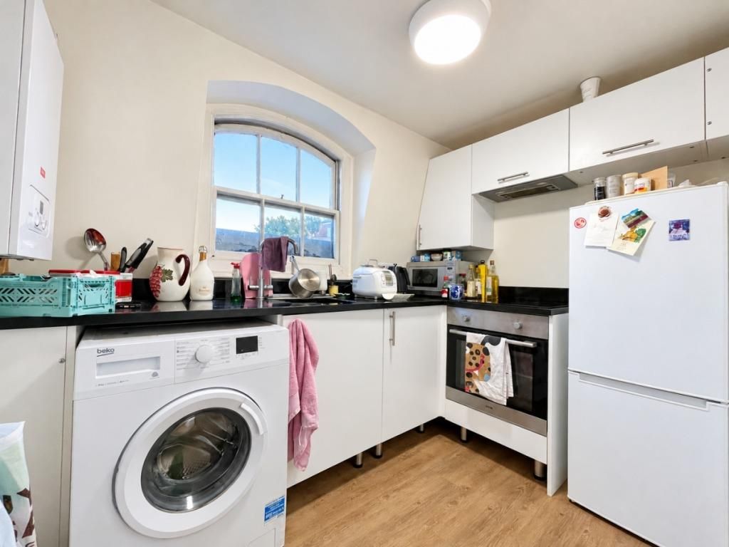 Property photo 2 of 12 1719A423ba2B445A6B9c45F1264c31F1.Jpg