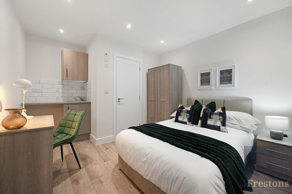 Property photo 1 of 5