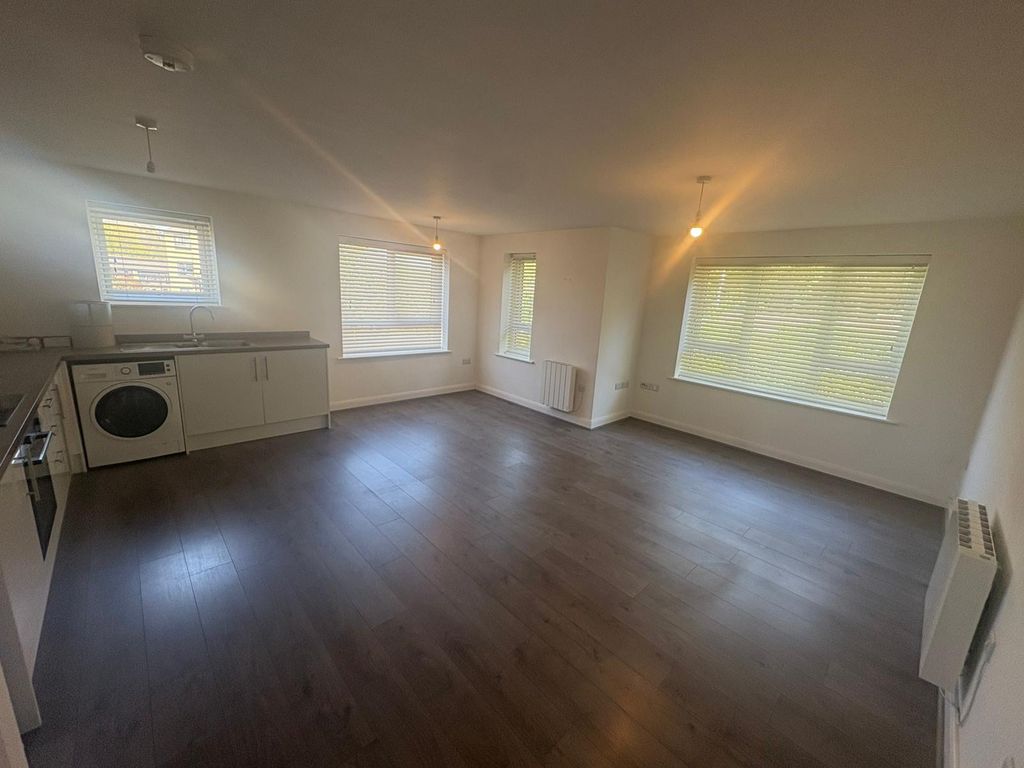 Property photo 3 of 6