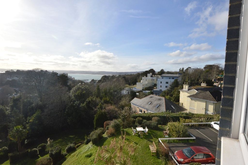 Property photo 3 of 12 3 - Picture No. 09