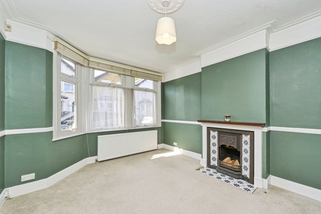 Property photo 2 of 17 Photo