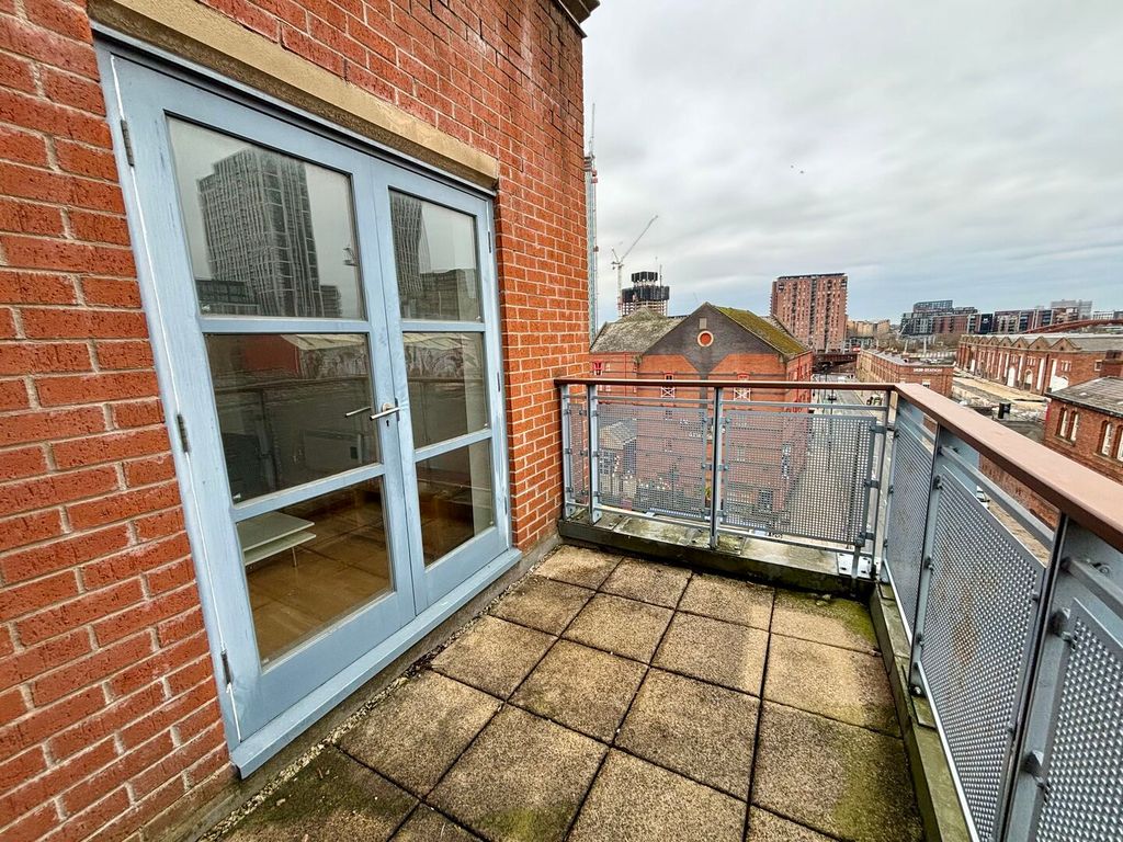 Property photo 3 of 17 Balcony
