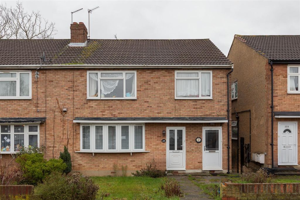 Property photo 1 of 22 Fencepiece Road, Ig6