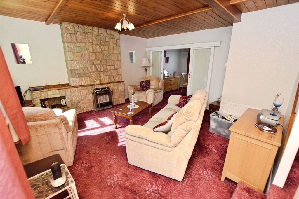 Property photo 3 of 17 Picture No. 10
