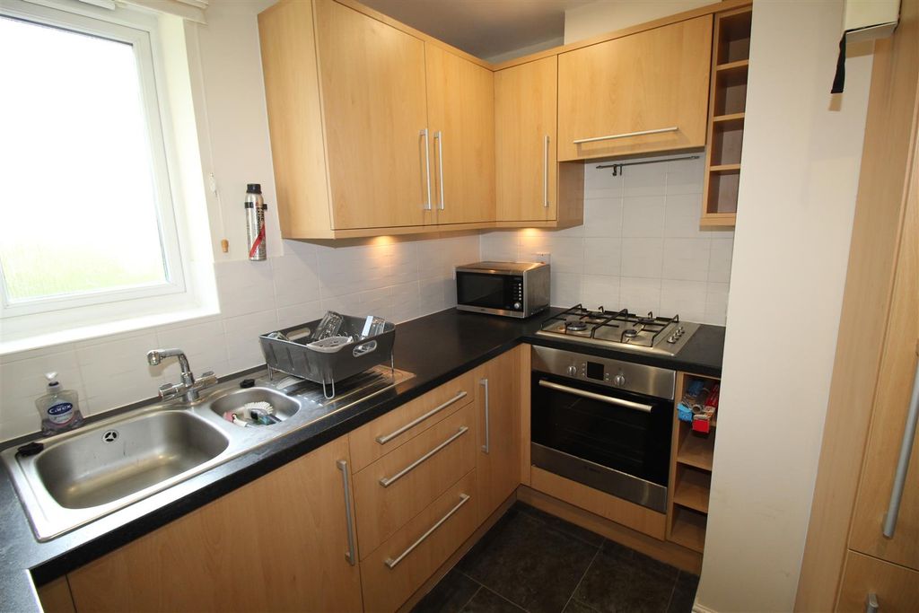 Property photo 3 of 7 Kitchen.Jpg