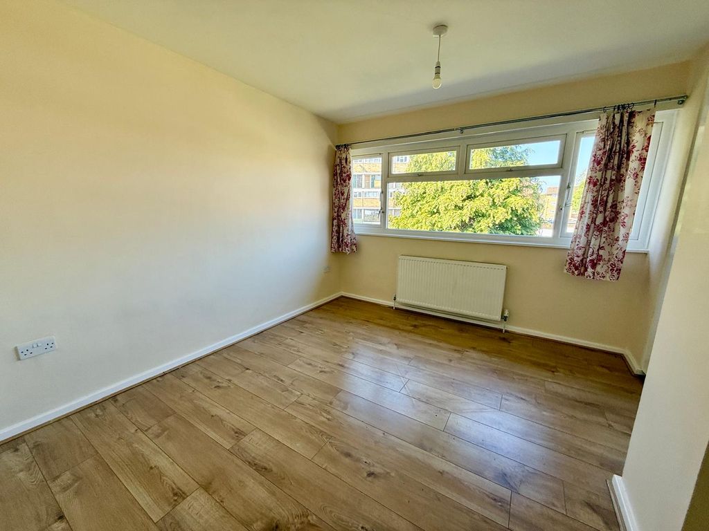 Property photo 3 of 10 Gallery