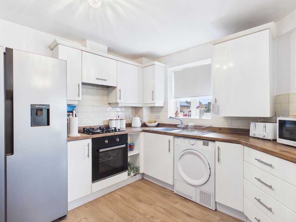 Property photo 2 of 12 Cam03729G0-Pr0246-Still009