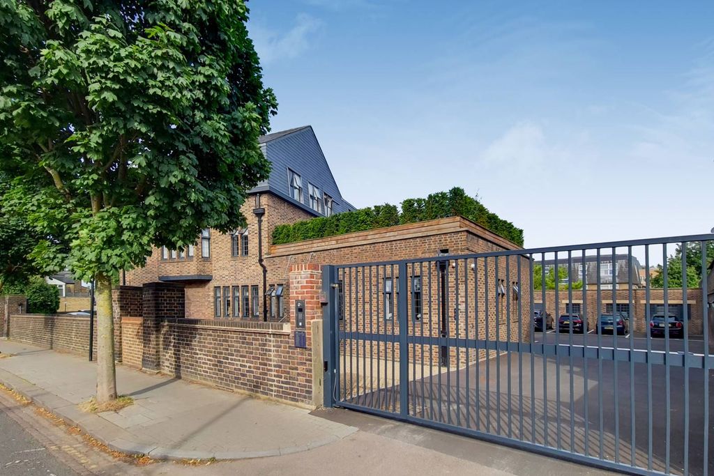 Property photo 1 of 10