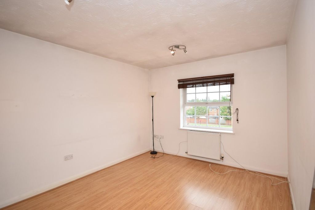 Property photo 3 of 6