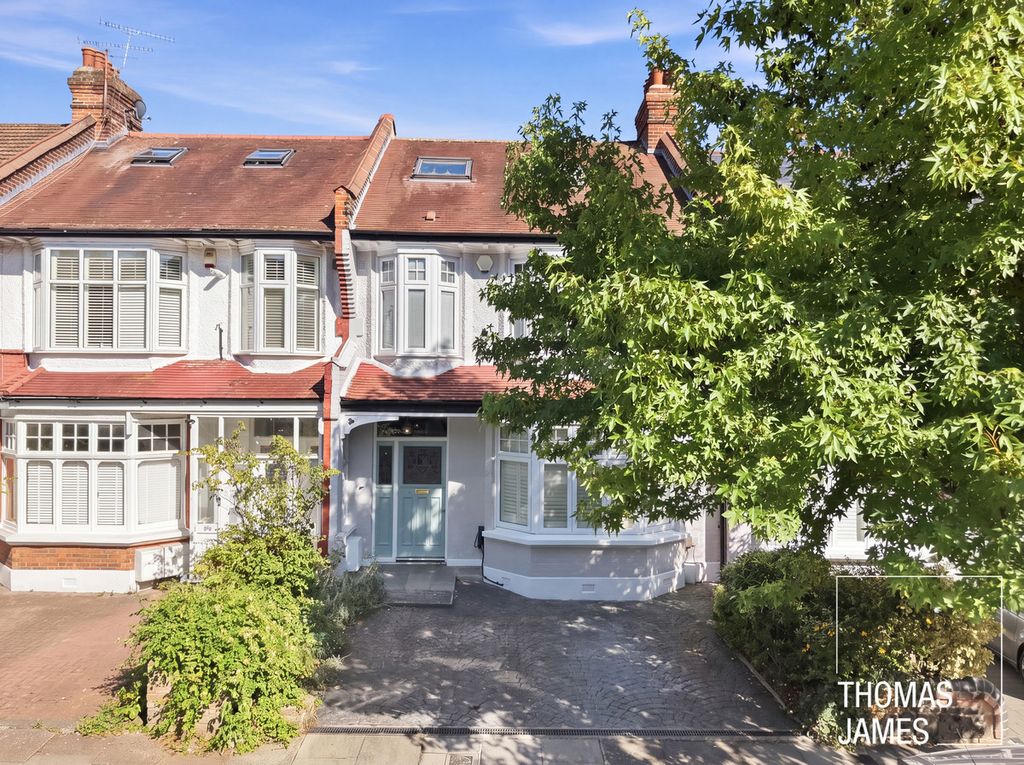 Property photo 1 of 32