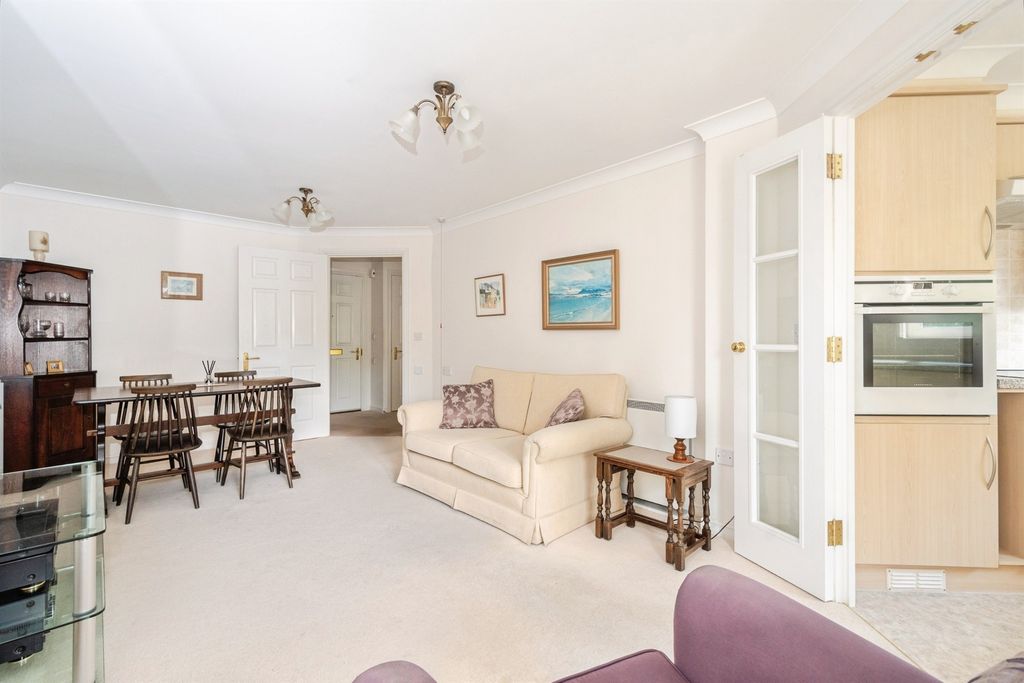 Property photo 3 of 15