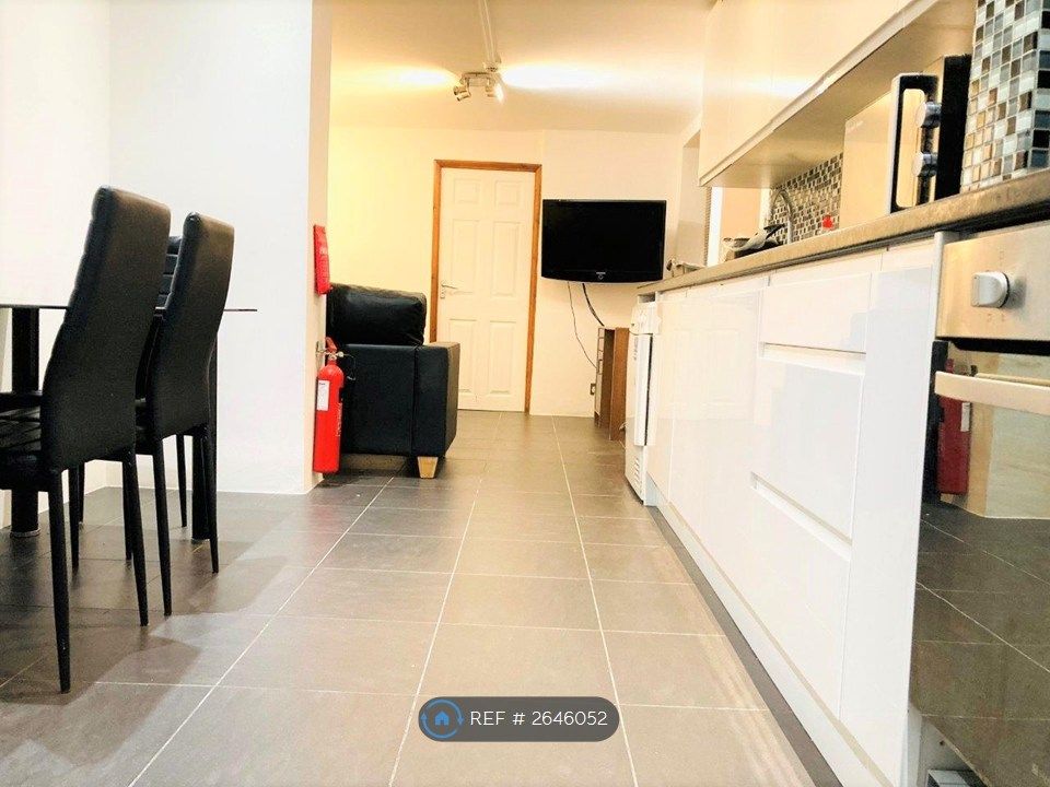 Property photo 3 of 15 Kitchen