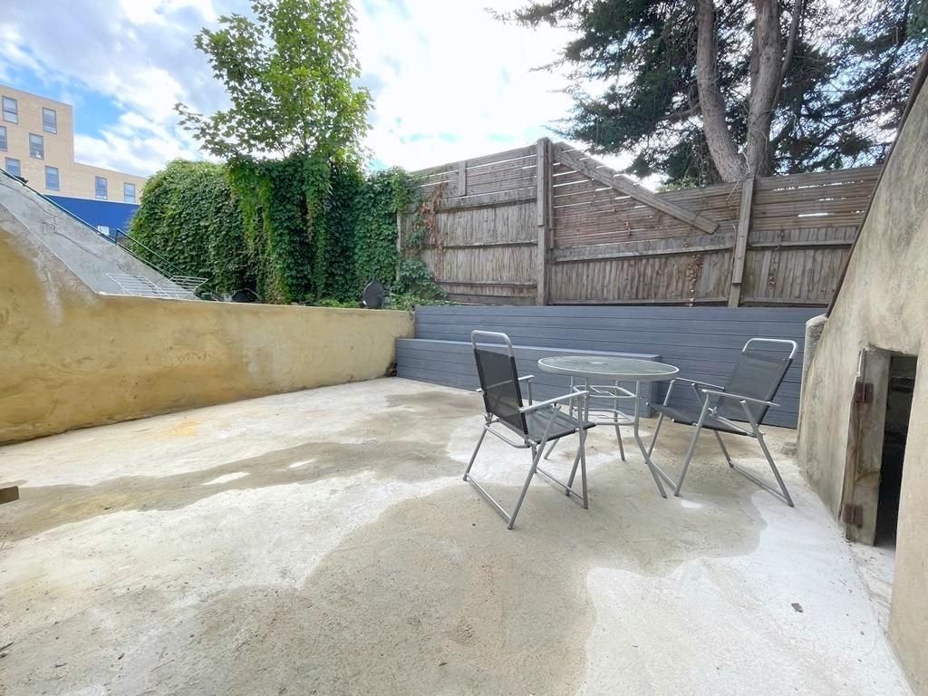 Property photo 2 of 8 Picture 2