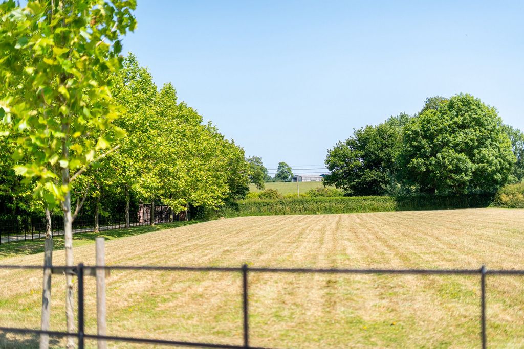 Property photo 3 of 29