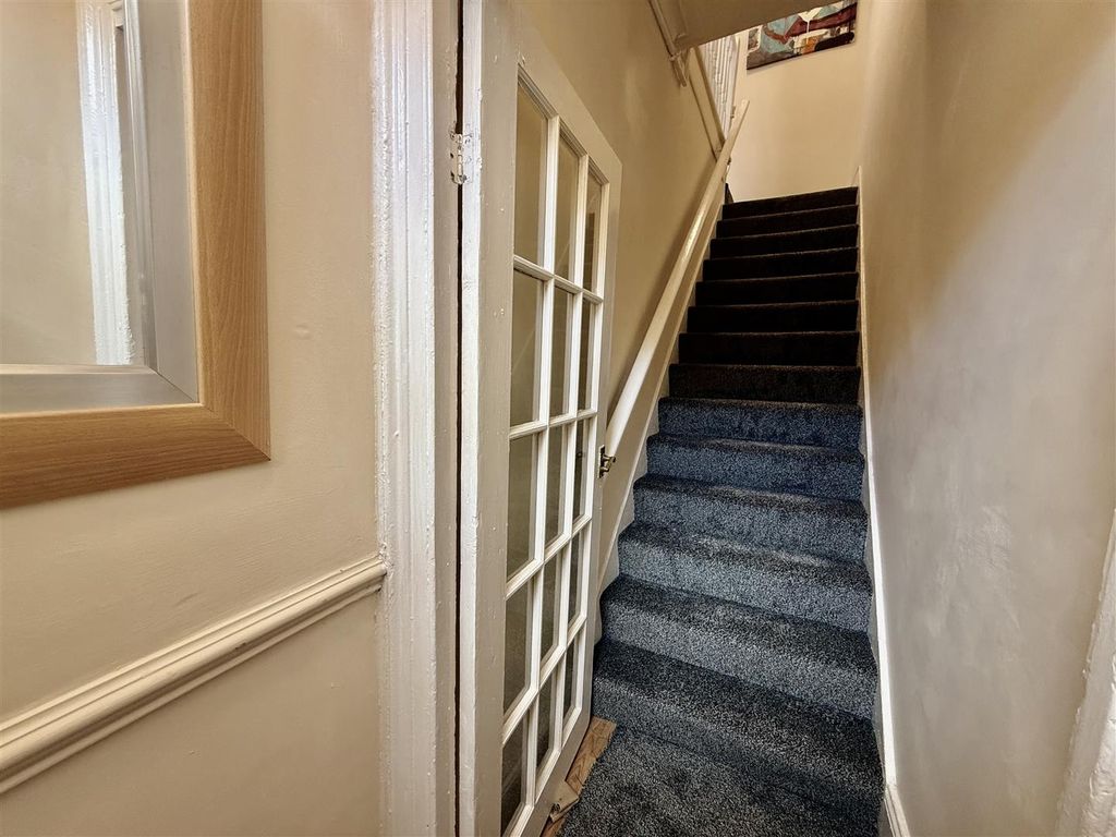 Property photo 3 of 11 Stairway/Landing