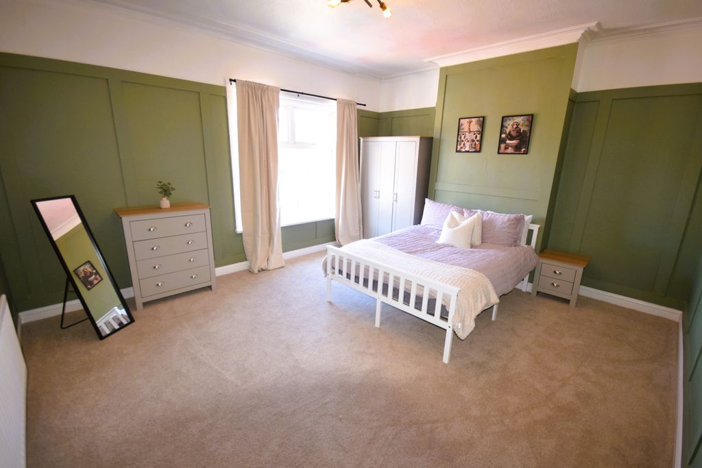 Property photo 1 of 15 Bedroom 4